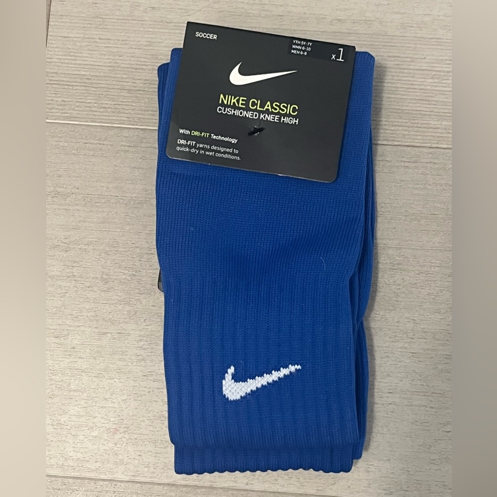 Nike classic cushioned knee high socks